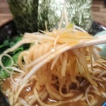 横浜ラーメンとんこつ家 - ねぎと麺。リフト(^-^)/
            