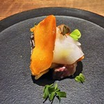 アカ - 熟成してレアに焼いた鰆に蕪のマリネ、カラスミのせ
                                
                                
                                