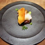 アカ - 熟成してレアに焼いた鰆に蕪のマリネ、カラスミのせ
      
      
      