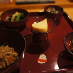 お通しのクオリティが高い