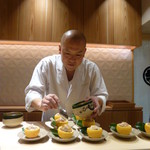 銀座 しのはら - 篠原さんが１人分づつ仕上げていきます