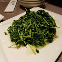 金香楼 - 豆苗の炒め(¥1,280−)