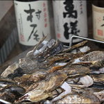 Nomikuidokoro Tatsumiya - 冬の定番、焼き牡蠣です！