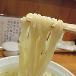 らーめん一宇 - 麺アップ