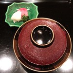 御料理 堀川 - なめこともずくの味噌汁・香の物