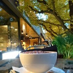 59674783 - 夕暮れ時でも寒くないテラス