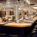 ゆったりめのカウンター席