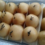 照井菓子店 - 経木団子、ひとつの経木で100円です。合計５個です。