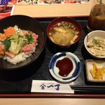 魚や一丁 - 201612  一丁  ★海鮮丼（880円）★サーモンとネギトロ