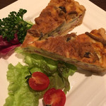 MIYA - きのことベーコンのキッシュ（580円）