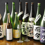 Shinjuku Nyu Rebaya - こだわりの日本酒が均一価格！
      