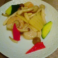 倶楽湾 - 海老とホタテの炒め物