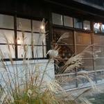 お店の前から②