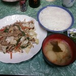 肉入り野菜炒め定食　￥６５０