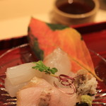 銀座 しのはら - お造り：明石のハリイカ、氷見のぶり、明石のひらめ