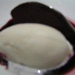 レストラン メルキュール - 桃の酒入りアイスクリーム
      2016.11.15