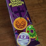 クリスピー・クリーム・ドーナツ - 2016年10月：ハロウィントリプルモンスターズ(\670)の箱