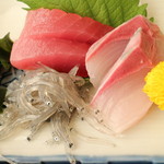 お刺身部分のアップ　生シラスですと～