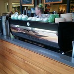 Honolulu Coffee Experience Center - パツキン若女子を盗撮(笑)