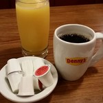Denny's - これも定番コーヒーとジュース