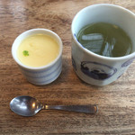 すし花 - 茶碗蒸し、緑茶