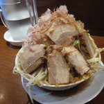 ラーメン全部増し増しニンニク、豚、850円