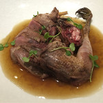 ラチュレ - 雷鳥の苦味と天然舞茸の土の香り高さがからむ、茹で雷鳥