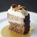 シャンドワゾー - トロワショコラ（断面）