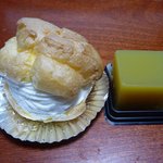 松月堂本店 - 生シュークリーム・芋羊羹(2010/12/04撮影)