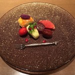 御料理 堀川 - 水物：薩摩芋パイ・ラフランス・石榴・ピンクグレープフルーツ・栗の渋皮煮・ピオーネ・イチゴ
