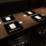 今回は個室で頂きました。