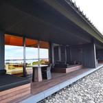 アマネム - 客室のベランダ。ここにもデイベッドが二つ。