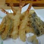 清寿司 - 天ぷら。海老、鮭、イカ、茄子、カボチャ。サクサクッとしていてほんと美味しい！