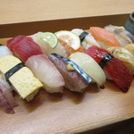 千吉寿司 - にぎり寿司 15貫とボリューム満点です♪