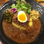 SPICY CURRY 魯珈 - ろかプレート 950円(税込)
      カレーはチキンで！！