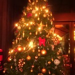 ラスチカス - クリスマスツリー☆キレイ～☆オーナメントのセンス好きです(*^^*)