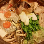 海鮮酒房　うめまる。 - お鍋は大粒の牡蠣が入って海鮮の旨味凝縮でしたー(；ω；)♡