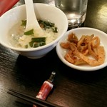 麻辣王豆腐 - 【ランチ】セットのスープとザーサイ