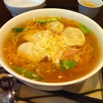 中国料理 丹甫 - 水餃子と鶏肉の汁そばです