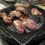八仙 - 【2016年10月】ジンギスカン焼いてます、厚切りです。