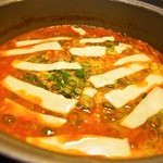 そ！これこれ 豚肉屋 - 黒豚バラ肉キムチ鍋（〆の雑炊はチーズ入り）