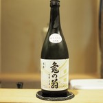 鞍馬口 寿星 - もてなし酒
      「清泉 亀の翁 純米大吟醸」
      久須美酒造(新潟県長岡市)
      
      2016.12撮影