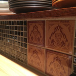 【カレー専門店】円山教授。 - カウンターの雰囲気