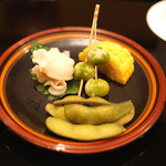 割烹 久田 - 前菜盛り合わせ　（帆立貝、新銀杏、枝豆、玉蜀黍）