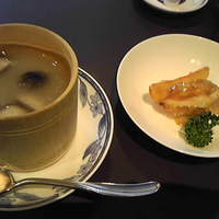 中国料理 桃園 - 大根とシイタケのスープ
