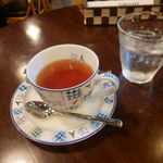 ユニ・カフェ - セットのホット紅茶