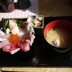 おさかな市場 - 海鮮丼800円