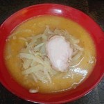 味噌ラーメン 雪ぐに - ラーメン小　チャーシューは小ぶり