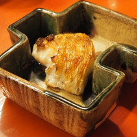 西天満 岩さき - 脂でカリカリしっとり仕上がった ノドグロ
                  
                  