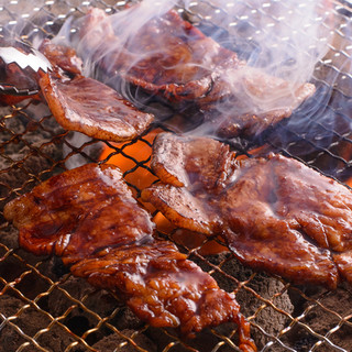 ランチタイム限定！炭火で焼き上げた本場顔負けの豚丼！